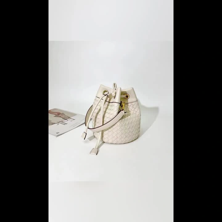 Bestselling Genuine Leather Women's Chain Bag Fash