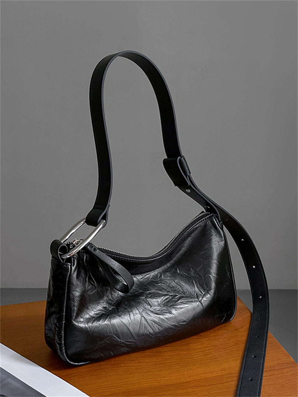 Luxurious Minimalism Underarm Top-Grain Leather Ba